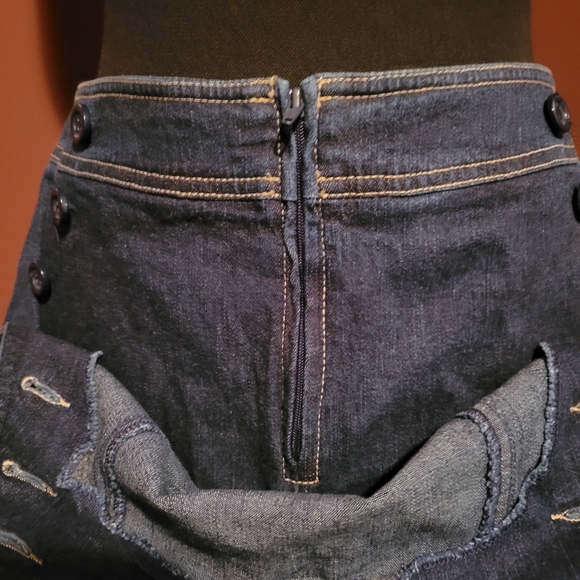 NWT Jessica Dark Jean Skort, with button detail. - Picture 8 of 13